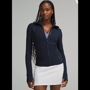 Lulu lemon hooded jacket stretchy size 6